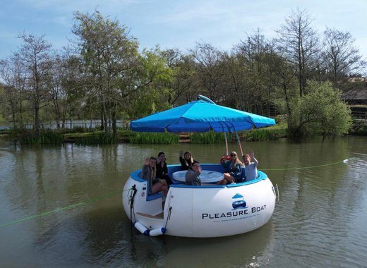 The Lakes Rookley | Facilities | Away Resorts
